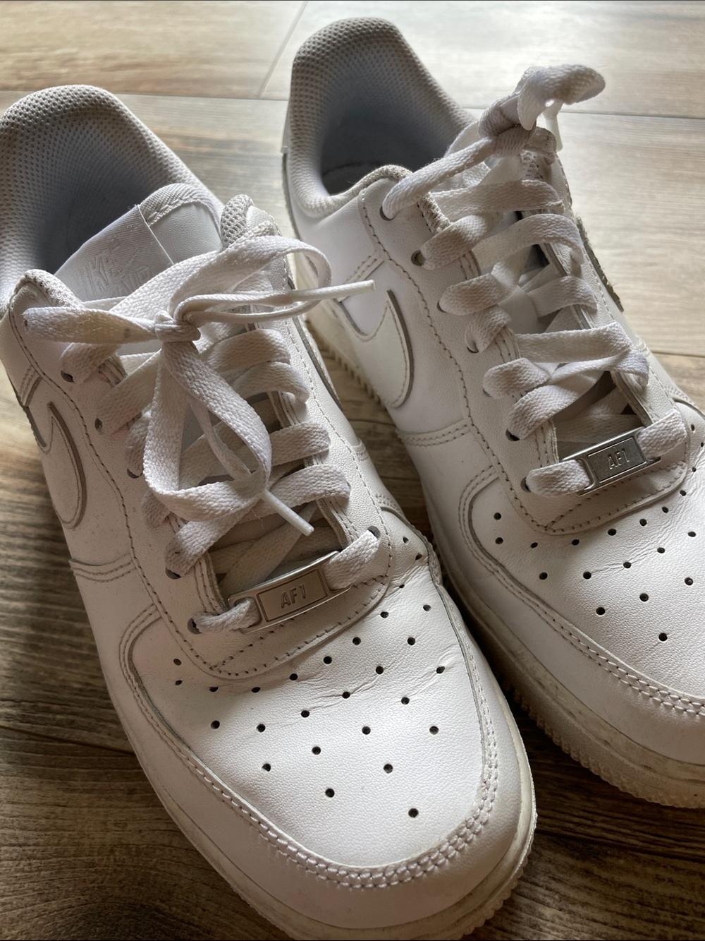 Nike White Air Force 1 Low-Top Leather Sneakers - Picture 4 of 5